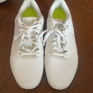 White Nike Cheer shoes women size 8